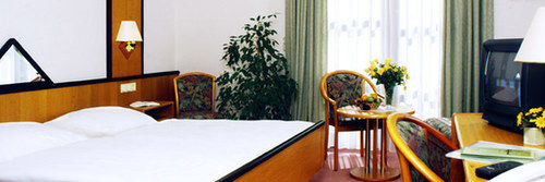 Hotel Am Gisselgrund Frankenhain Exterior photo